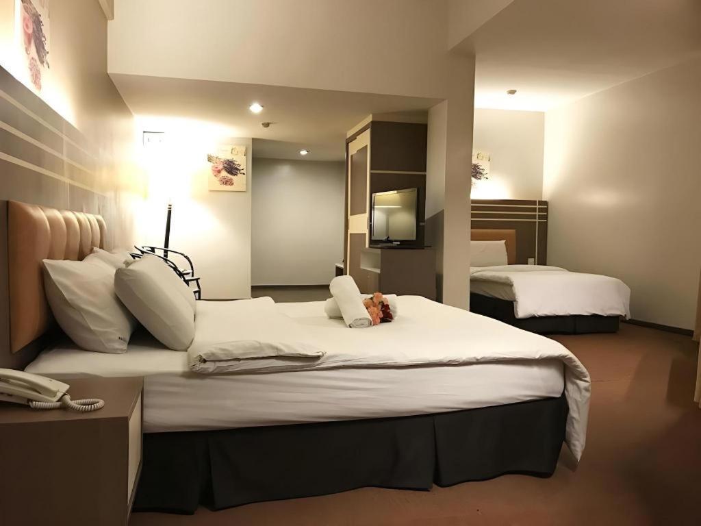 The Landmark Hotel Batu Pahat Ngoại thất bức ảnh